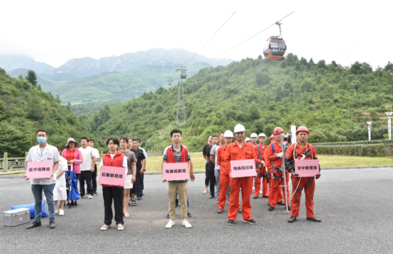 靈山左溪客運(yùn)索道公司組織開展專項(xiàng)應(yīng)急救援演練活動(dòng)