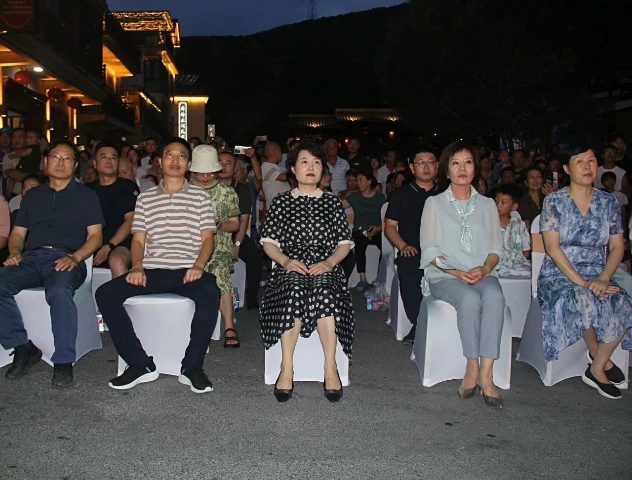 我區(qū)舉辦“醉美望仙谷 龍騰蝦躍行”啤酒龍蝦節(jié)